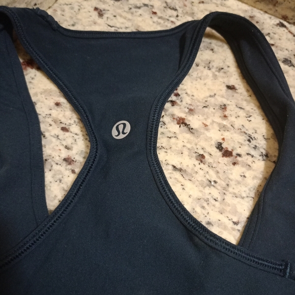 New Lululemon Sport Tank Top ( Size Small) Navy Blue - Picture 2 of 3